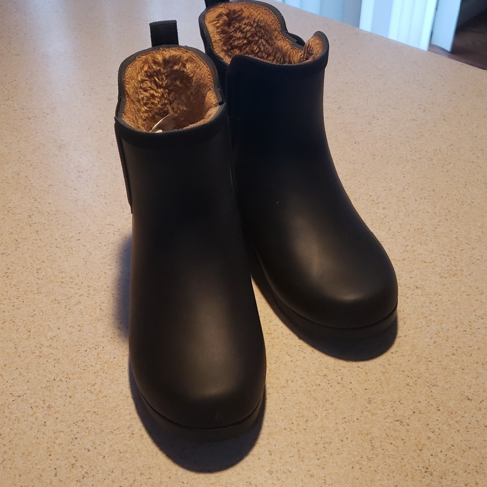 Chooka Black Faux Fur-Lined Chelsea Rain Booties